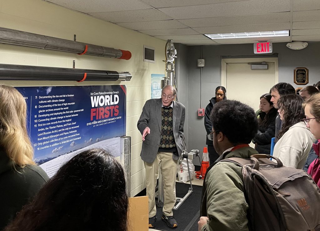 رحلة إلى مختبر Byrd Polar Ice Core رحلة إلى مختبر Byrd Polar Ice Core